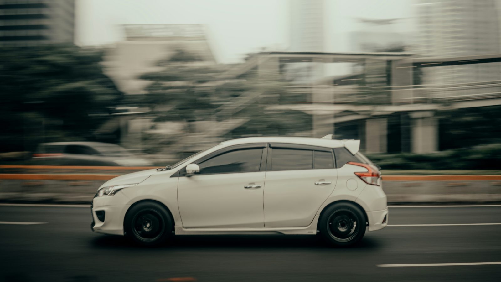 rental mobil jakarta barat